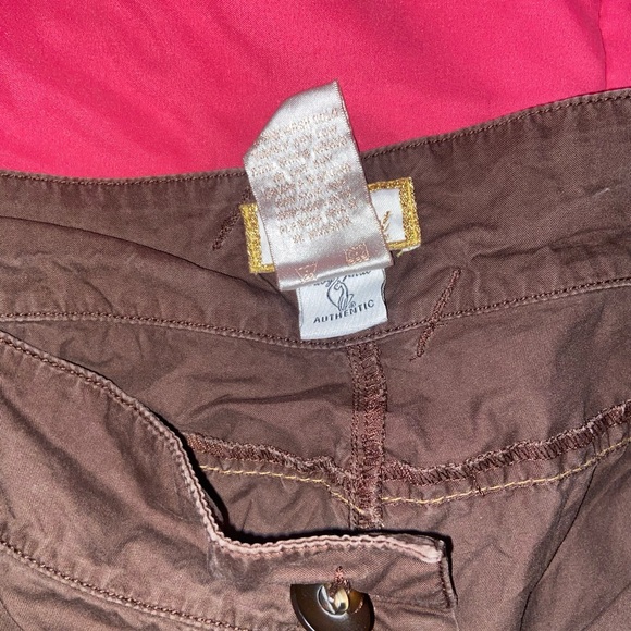 😯🤎Women’s Brown Baby Phat Capris🤎😽 - Picture 5 of 6